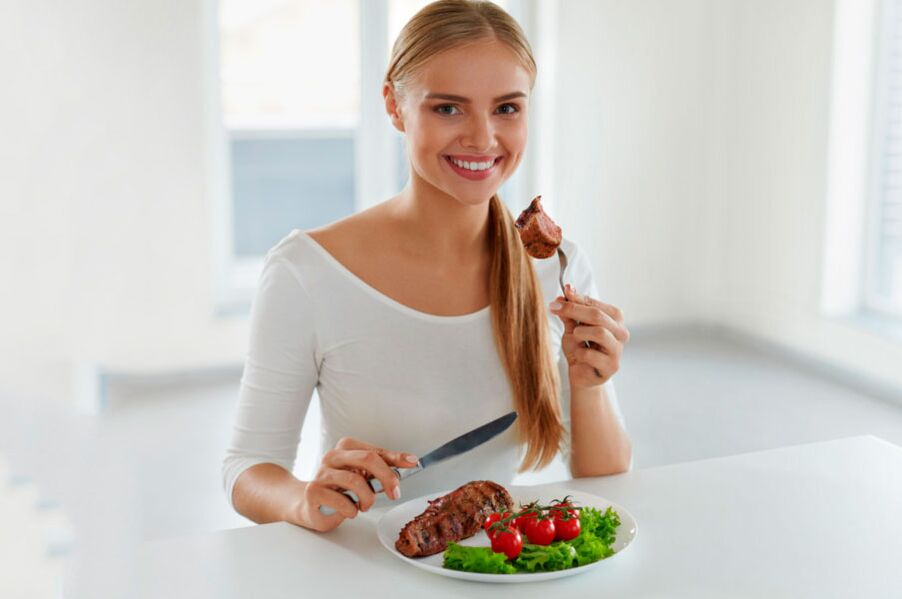 Κατά τη διάρκεια της «Εναλλασσόμενης» περιόδου της δίαιτας Dukan, πρέπει να τρώτε πιάτα πρωτεΐνης και λαχανικών